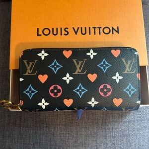 Louis Vuitton Game On Black Zippy Wallet